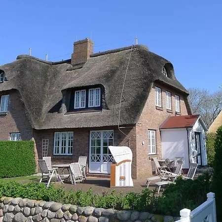 Holiday home Haus Alkersum