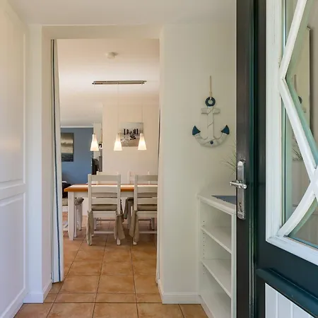 Haus Holiday home Alkersum