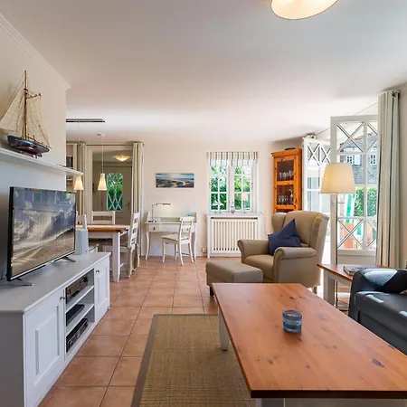 Haus Holiday home Alkersum